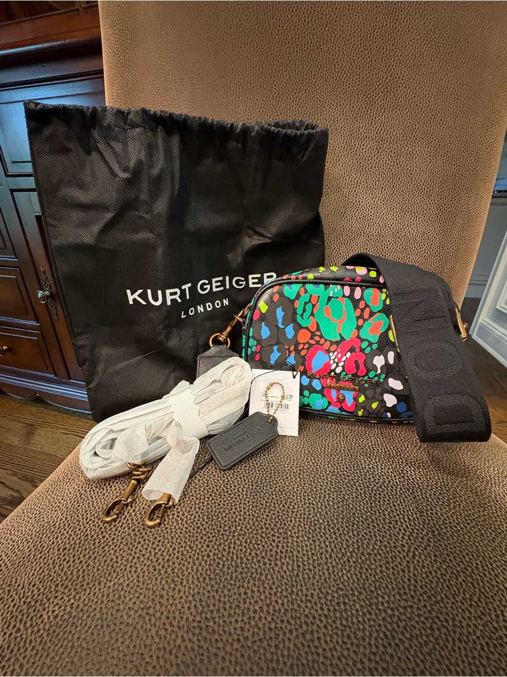Kurt Geiger London Hampstead Camera Bag - Picture 10 of 12